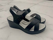Load image into Gallery viewer, Harmony wedges - black