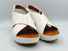 Load image into Gallery viewer, Clara wedges - white