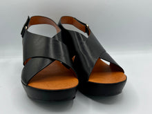 Load image into Gallery viewer, Clara wedges - black