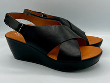 Load image into Gallery viewer, Clara wedges - black