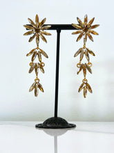 Load image into Gallery viewer, Daisy earrings - 8 colours