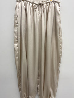 Load image into Gallery viewer, Glam trousers - 2 Sizes
