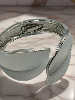 Load image into Gallery viewer, Heather Bangle

