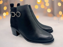 Load image into Gallery viewer, Verity boots
