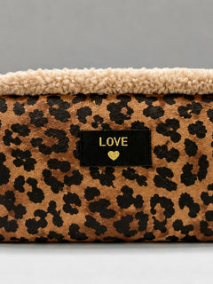 Load image into Gallery viewer, Love make up bag
