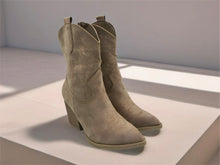 Load image into Gallery viewer, Stella boots - beige
