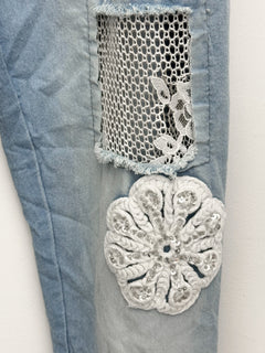 Load image into Gallery viewer, Honey Magic Jeans
