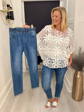 Load image into Gallery viewer, Eve jeans - dark

