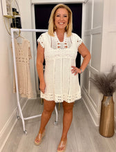 Load image into Gallery viewer, Sandy dress - 2 colours

