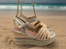 Load image into Gallery viewer, Chloe wedges
