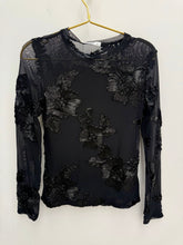 Load image into Gallery viewer, Lucy Top - 5 colours, 2 sizes
