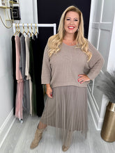 Load image into Gallery viewer, Joy dress - 9 colours
