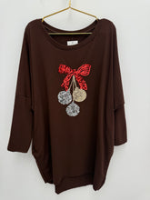 Load image into Gallery viewer, Bauble Top - 3 Colours
