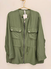 Load image into Gallery viewer, Rihanna jacket - 5 colours
