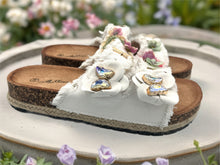 Load image into Gallery viewer, Petal sandals - white
