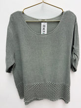 Load image into Gallery viewer, Jackie top - 8 colours
