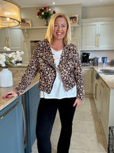Load image into Gallery viewer, Monica jacket - 2 colours
