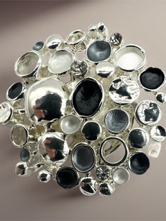 Load image into Gallery viewer, Sophie Magnetic Brooch

