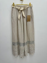 Load image into Gallery viewer, Fay trousers - 6 colours
