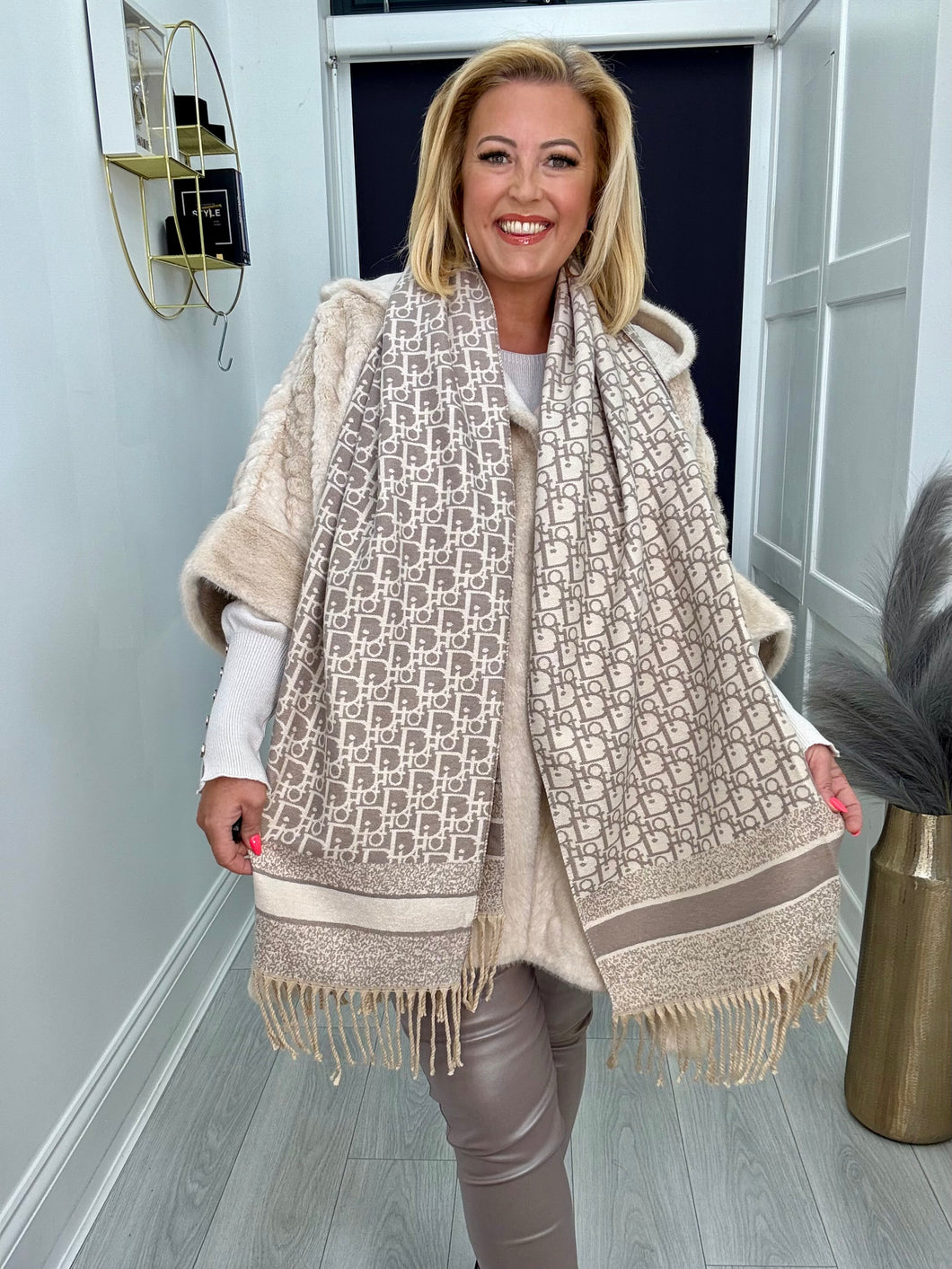Dina scarf