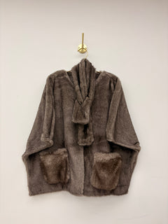 Load image into Gallery viewer, Nancy Cape &amp; Scarf Set
