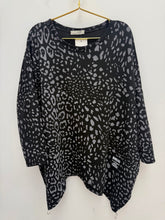 Load image into Gallery viewer, Stacey top - 7 colours
