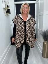 Load image into Gallery viewer, Leopard gilet
