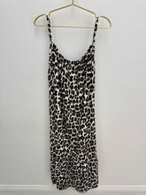 Load image into Gallery viewer, Oasis dress - 4 colours
