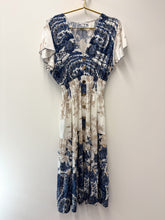 Load image into Gallery viewer, Denise dress
