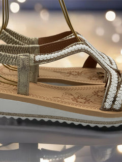 Load image into Gallery viewer, Jenny sandals - gold
