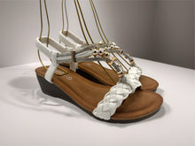 Load image into Gallery viewer, Claudia wedges - White
