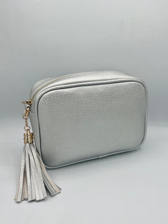 Load image into Gallery viewer, Tassel bag - Gold Metalwork
