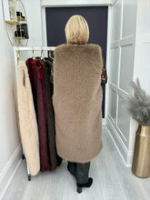 Load image into Gallery viewer, Melissa gilet - 5 colours
