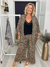 Load image into Gallery viewer, Denise jacket - 2 colours
