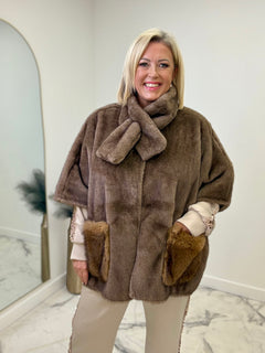 Load image into Gallery viewer, Nancy Cape &amp; Scarf Set
