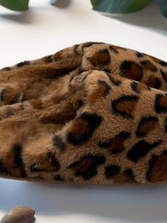Load image into Gallery viewer, Callie slippers
