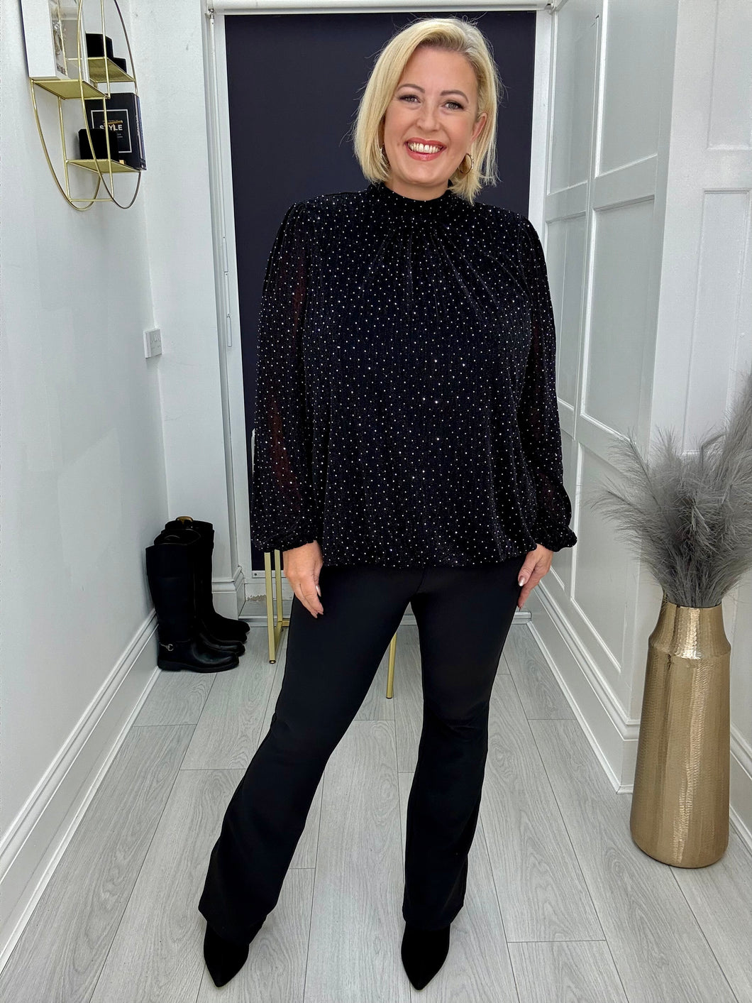 Kylie top - 2 Colours, 4 sizes