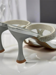 Load image into Gallery viewer, Ruby heels - Silver
