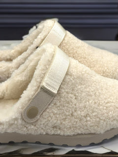 Load image into Gallery viewer, Bella Mules - Beige
