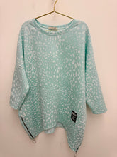 Load image into Gallery viewer, Stacey top - 7 colours
