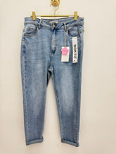 Load image into Gallery viewer, Mary jeans - Light wash
