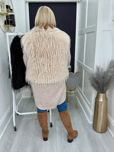 Load image into Gallery viewer, Eva Gilet - 3 colours, 2 sizes
