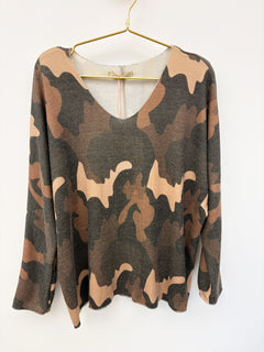 Load image into Gallery viewer, Camo top
