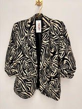 Load image into Gallery viewer, Zebra blazer - 7 sizes
