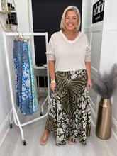 Load image into Gallery viewer, Ebony  trousers - 3 colours
