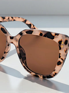 Load image into Gallery viewer, Daisy Sunglasses
