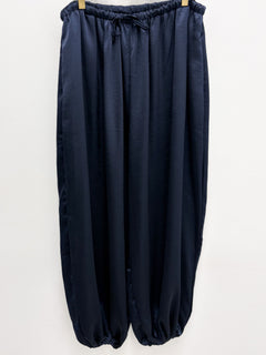 Load image into Gallery viewer, Glam trousers - 2 Sizes
