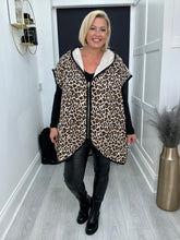 Load image into Gallery viewer, Leopard gilet
