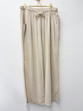 Load image into Gallery viewer, Elsa trousers - 3 sizes

