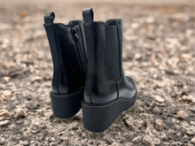 Load image into Gallery viewer, Shannon boots - Black
